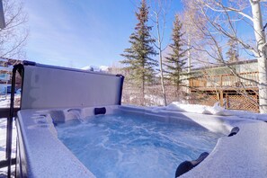 Outdoor spa tub - Spacious home with views, Private garage. 172 (Silverthorne)