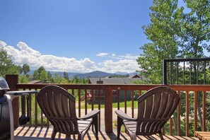 Property grounds - Spacious home with views, Private garage. 172 (Silverthorne)