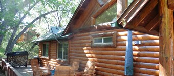 Family-Friendly Moonridge Cabin 