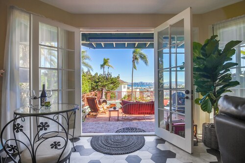Gorgeous Bay View & Sunrise/Sunsets from Your Private, Sunny Deck in Point Loma!