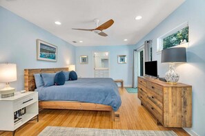 2 slaapkamers, een strijkplank/strijkijzer, gratis wifi, beddengoed