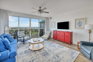 TV, DVD player - Large and Luxurious Oceanfront Condominium! Enjoy Ocean Views, Beach Access and Pool (Saint Simons Island)