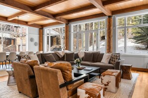 Smart TV, fireplace, DVD player, stereo - RMR: Granite Ridge Lodge 3197 in Teton Village (Teton Village)