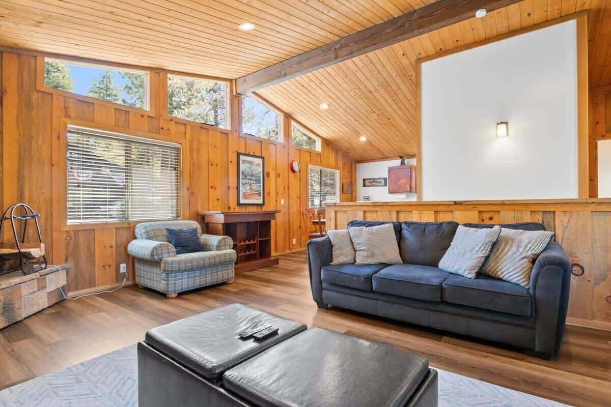 TV, fireplace, video games, DVD player