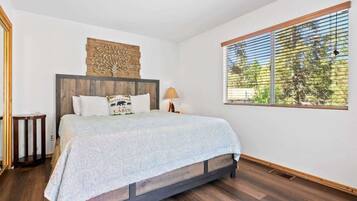 3 bedrooms, iron/ironing board, travel crib, WiFi