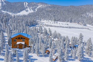 Exterior - Brand New Spa ! Log Fireplace, BBQ, 3 Full Baths! (Big Bear)