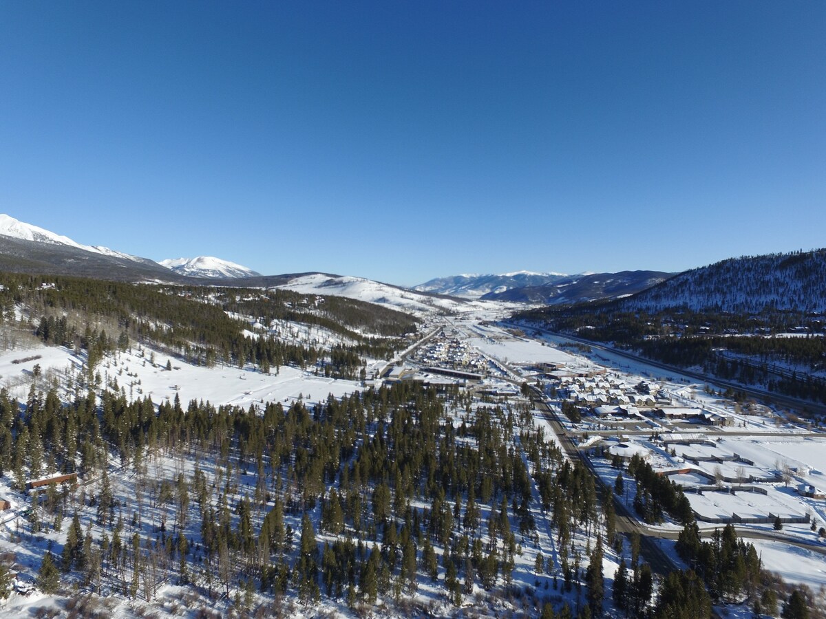 Family Friendly Breckenridge Condo on Free Shuttle Route! Front Door