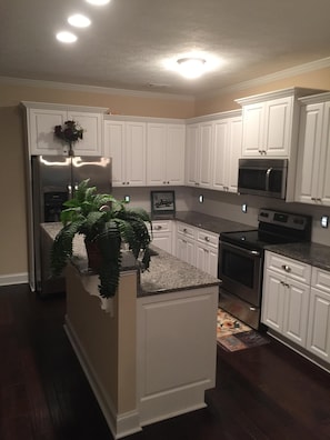 Fridge, microwave, oven, stovetop - HUGE Reduction on 5 Star Home.  Great Masters Location!!!! (Evans)