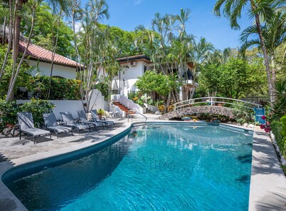 OUTSTANDING LUXURIOUS TROPICAL VILLA - CASA SUENO, BEACH ACROSS  STREET 