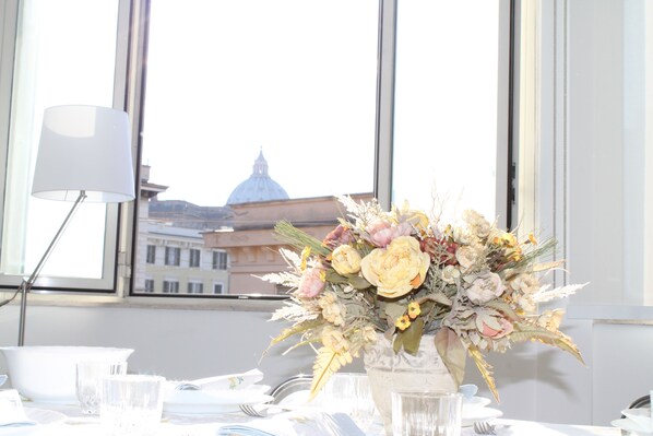 Interior - Vatican Penthouse with Terrace - St Peter's Dome view (Roma)