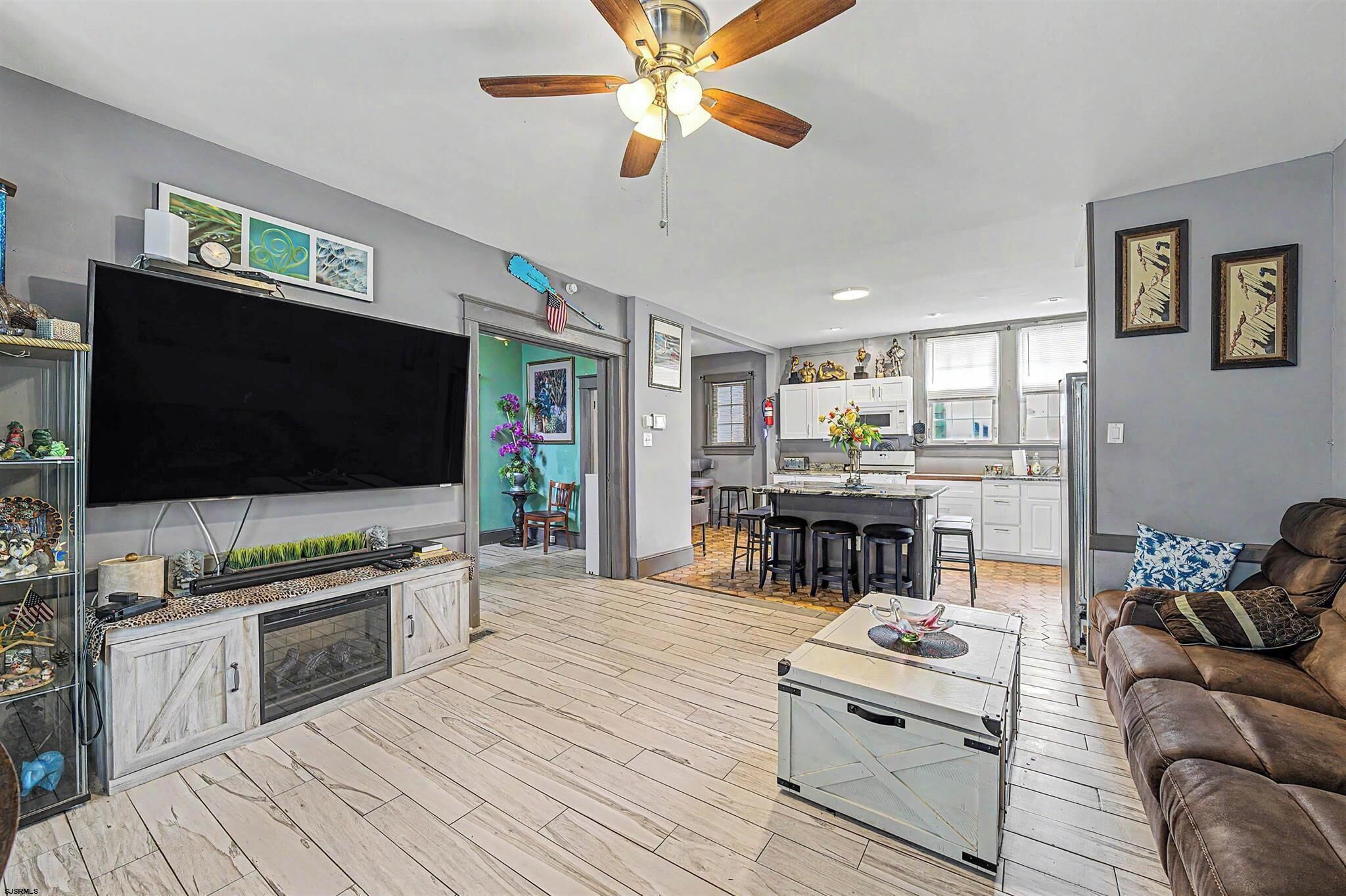 Smart TV, chimenea
