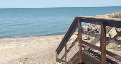 Anglers Anchor-Cozy Cottage on Lake Erie Near Port Clinton, Beaches, Firepit