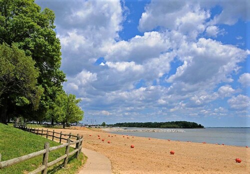 Anglers Anchor-Cozy Cottage on Lake Erie Near Port Clinton, Beaches, Firepit