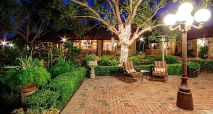 Viihtyisä oma sisäänkäynti upeaan majataloon