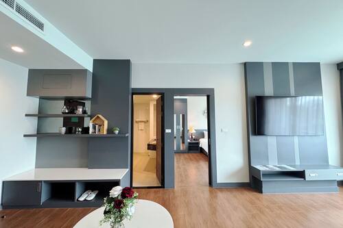 Junior Suite with living Room | Hypo-allergenic bedding, minibar, individually decorated, desk