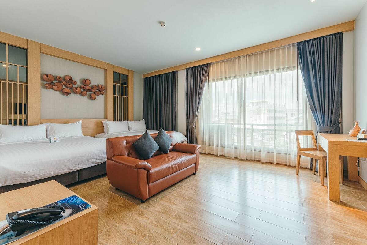 Family room 4 Persons Room | Hypo-allergenic bedding available, minibar, desk, blackout drapes