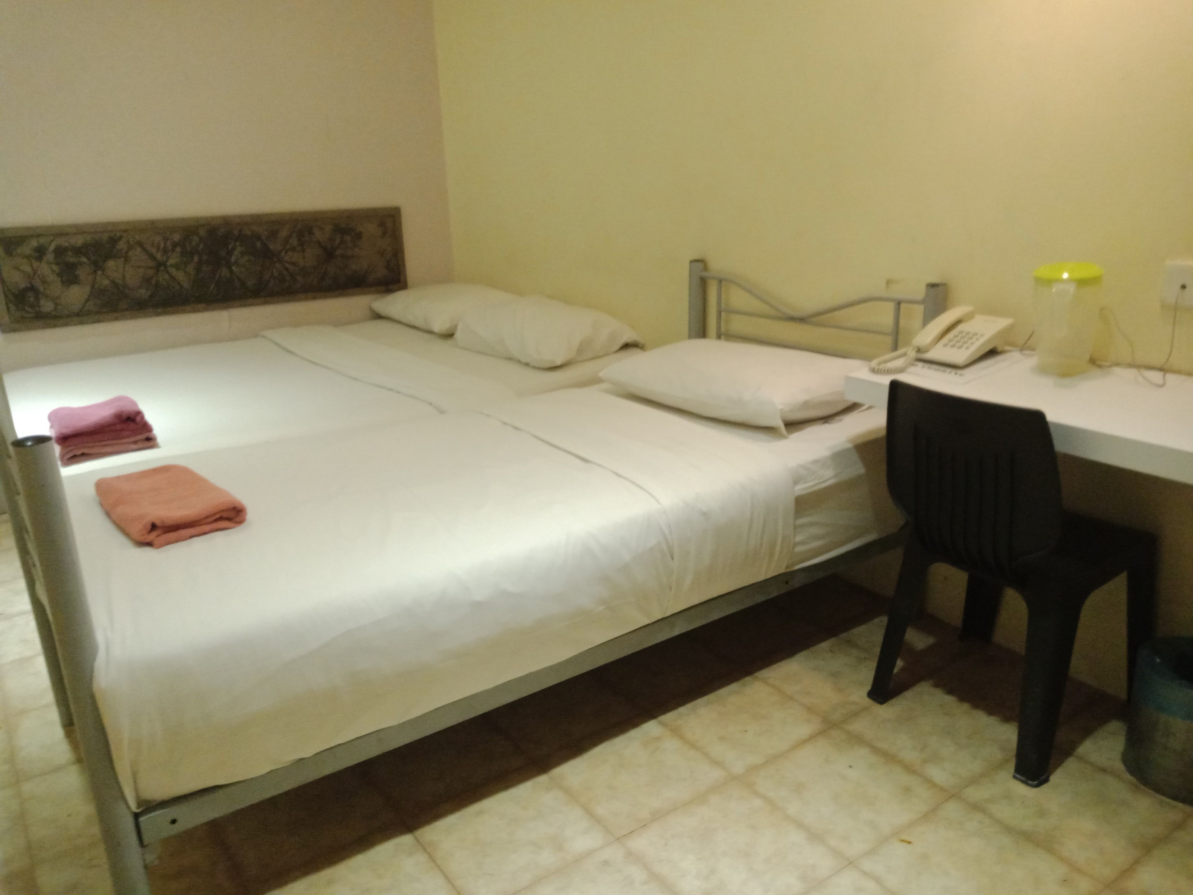 family-3 suite | desk, iron/ironing board, free wifi, bed sheets
