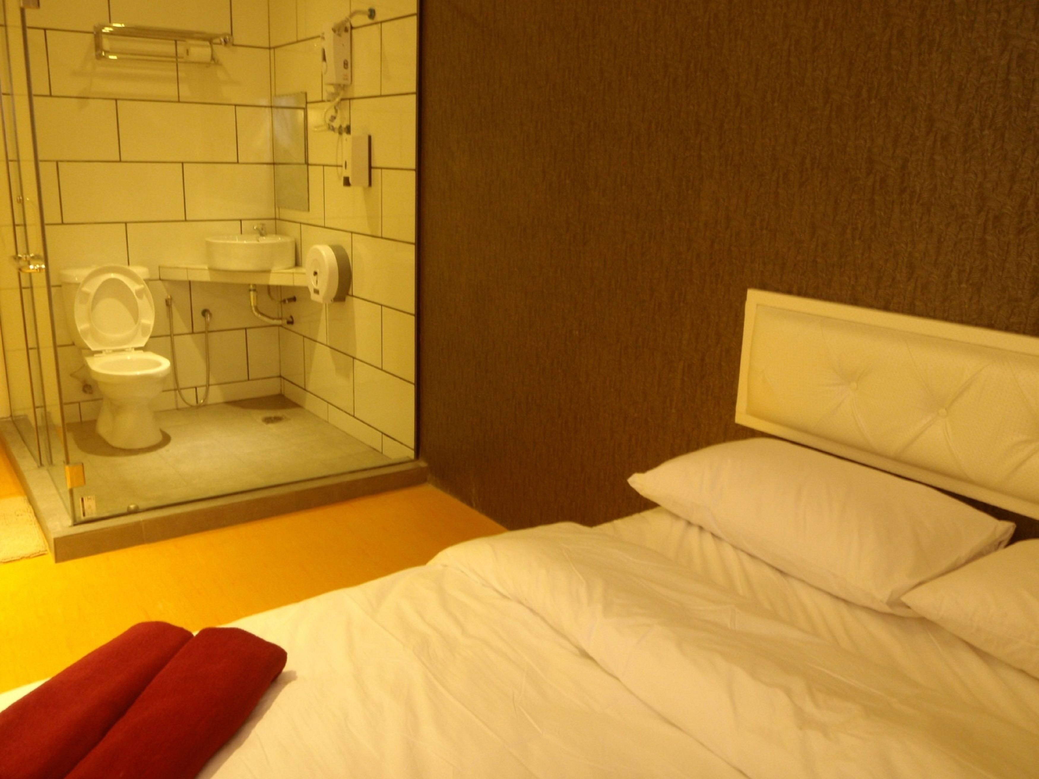 superior twin | desk, iron/ironing board, free wifi, bed sheets