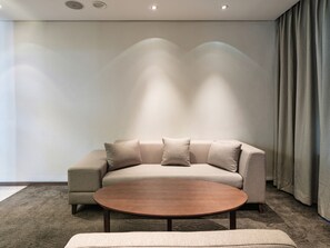 Suite (Hollywood bed)