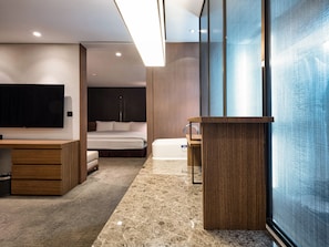 Suite (Hollywood bed) | 1 dormitorio, ropa de cama de alta calidad, caja fuerte y escritorio