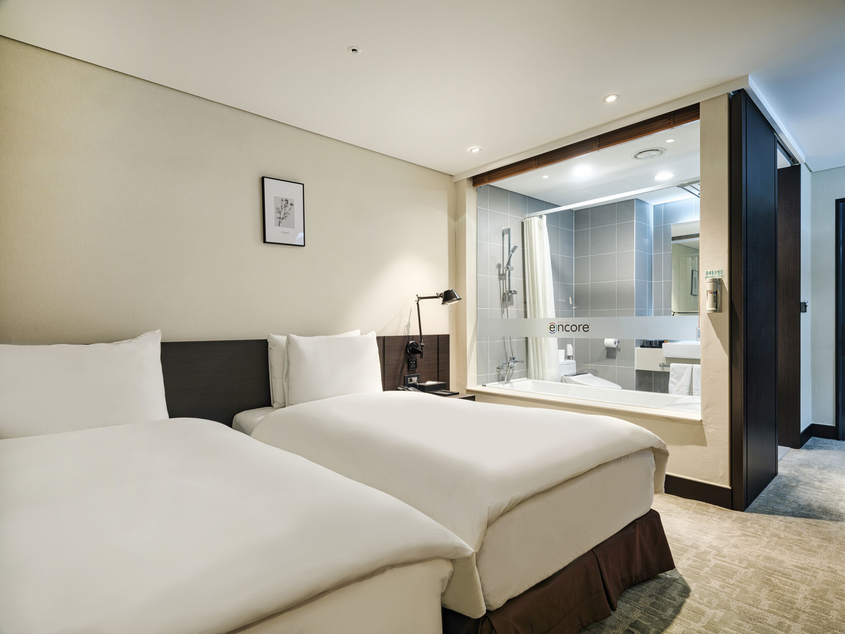 deluxe twin room | 1 bedroom, premium bedding, in-room safe, desk