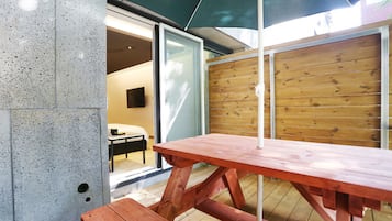 Royal Room (Netflix, Disney+, Watcha, Laftel Available) | Room amenity