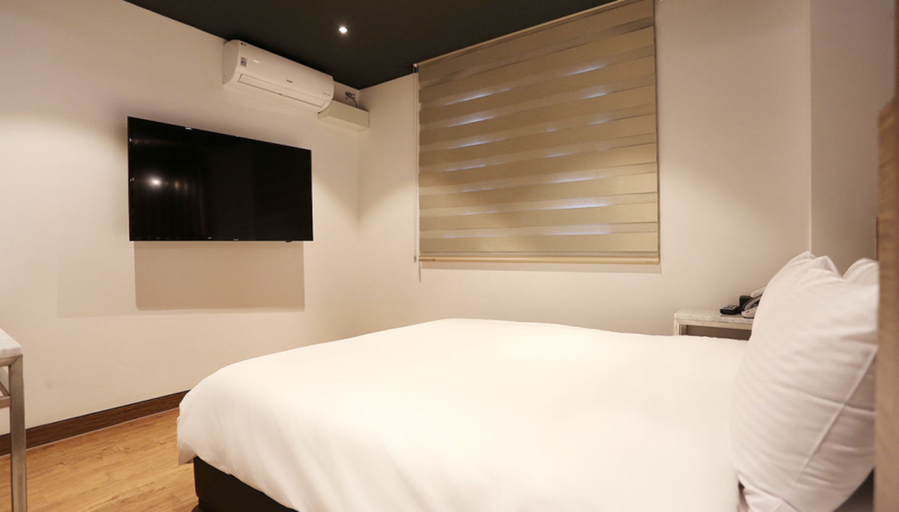 couple personal computer room (netflix, disney+, watcha, laftel available) | premium bedding, in-room safe, soundproofing, free wifi