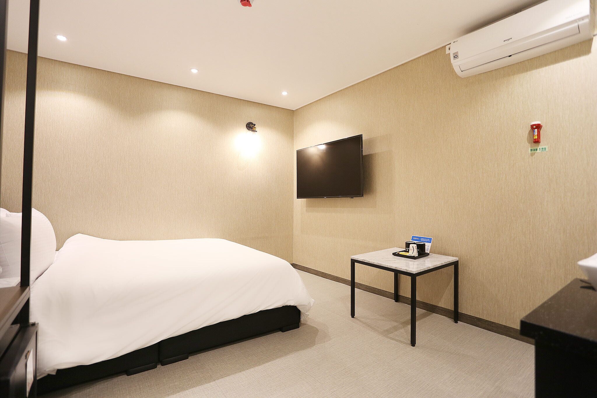standard room a type (netflix, disney+, watcha, laftel available) | premium bedding, in-room safe, soundproofing, free wifi