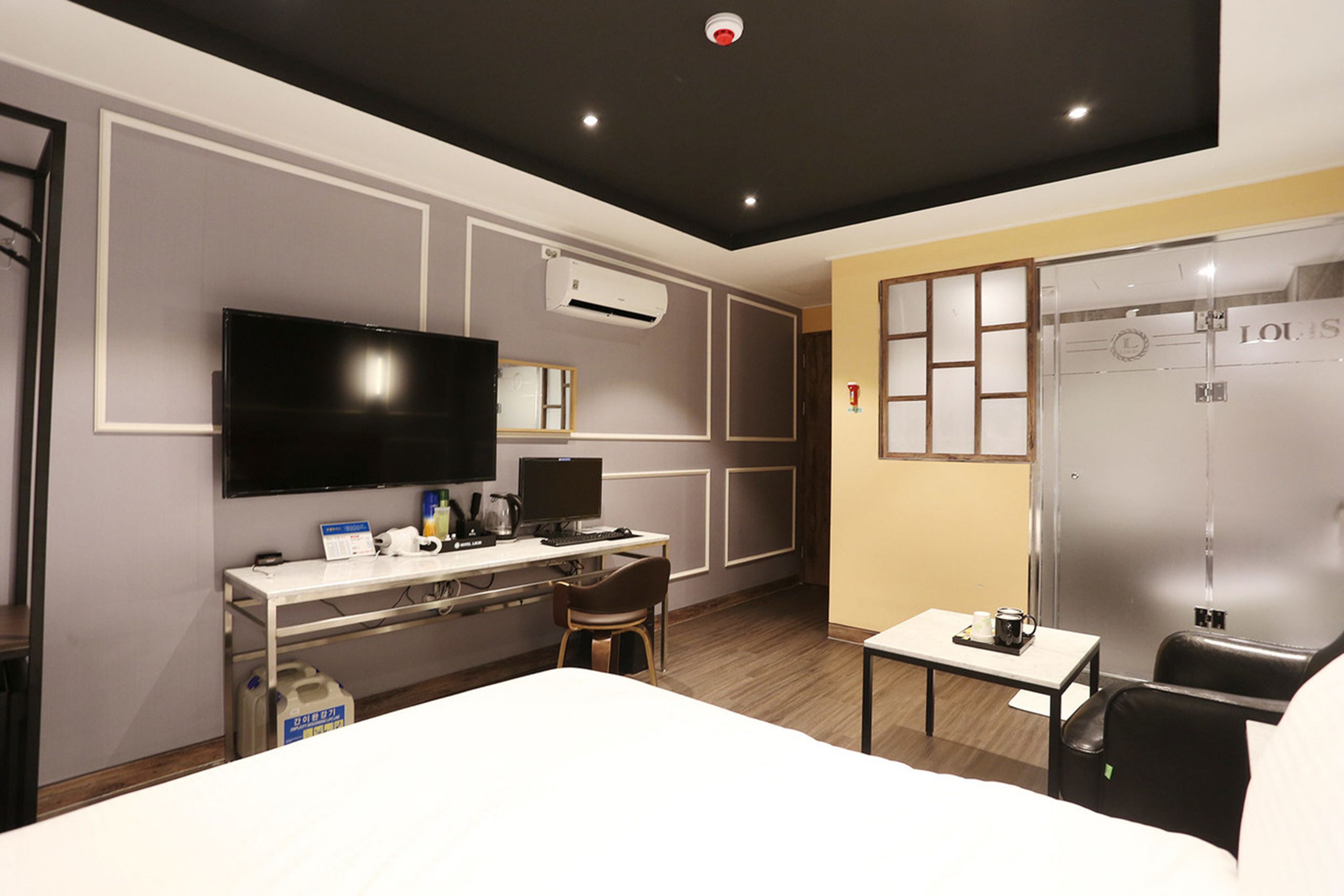 standard room b type (netflix, disney+, watcha, laftel available) | premium bedding, in-room safe, soundproofing, free wifi