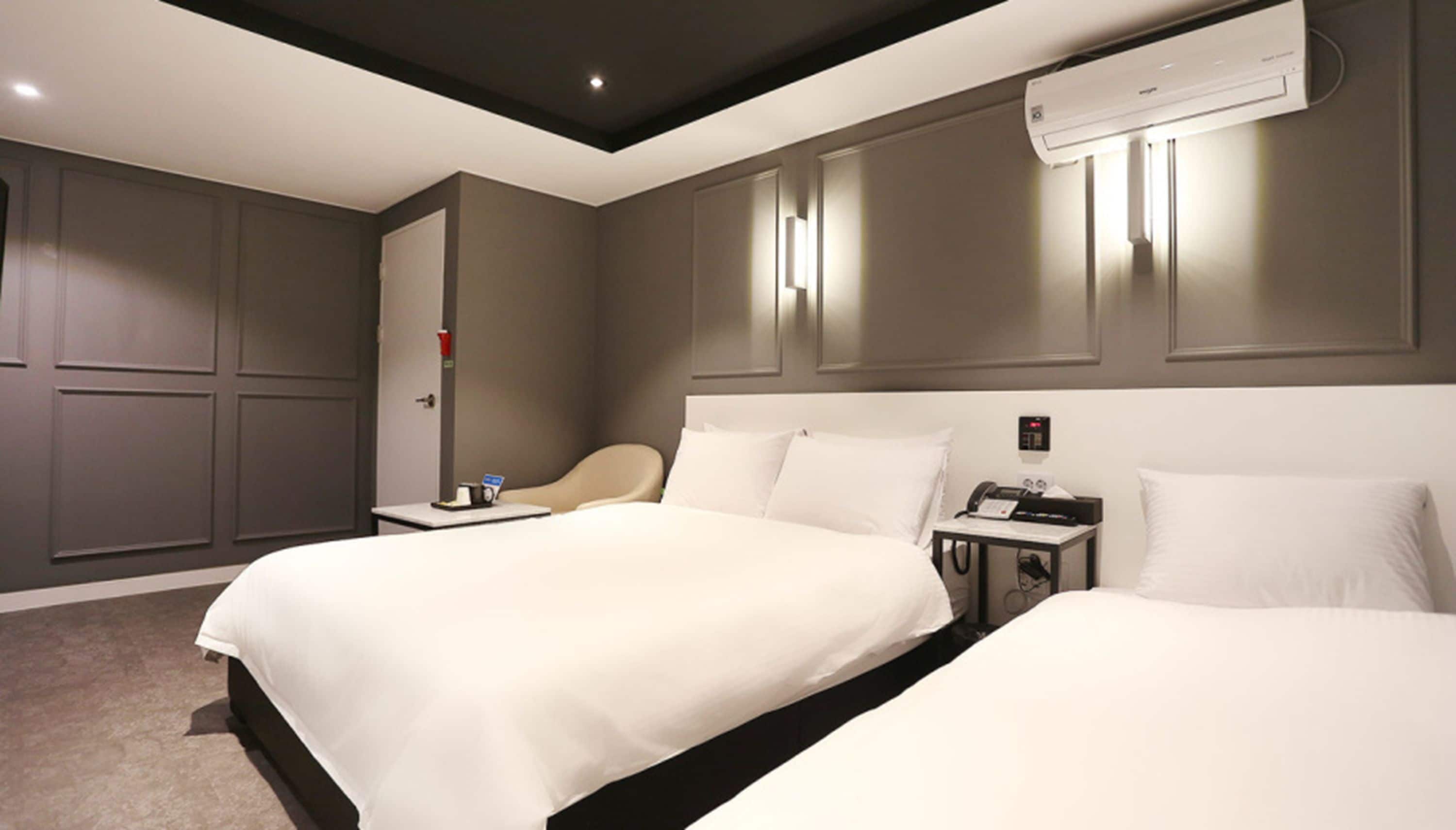 twin room, bathtub (netflix, disney+, watcha, laftel available) | premium bedding, in-room safe, soundproofing, free wifi