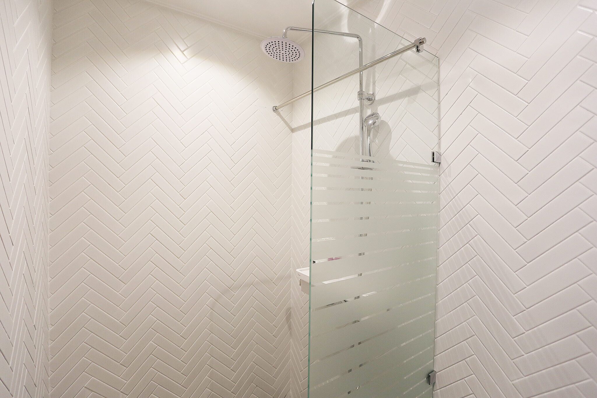 royal room (netflix, disney+, watcha, laftel available) | bathroom | free toiletries, hair dryer, bathrobes, slippers