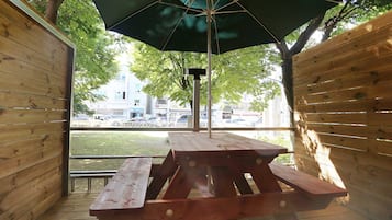 Royal Room (Netflix, Disney+, Watcha, Laftel Available) | Terrace/patio
