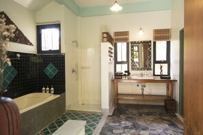 Standard Room | Bathroom | Free toiletries, bathrobes, slippers