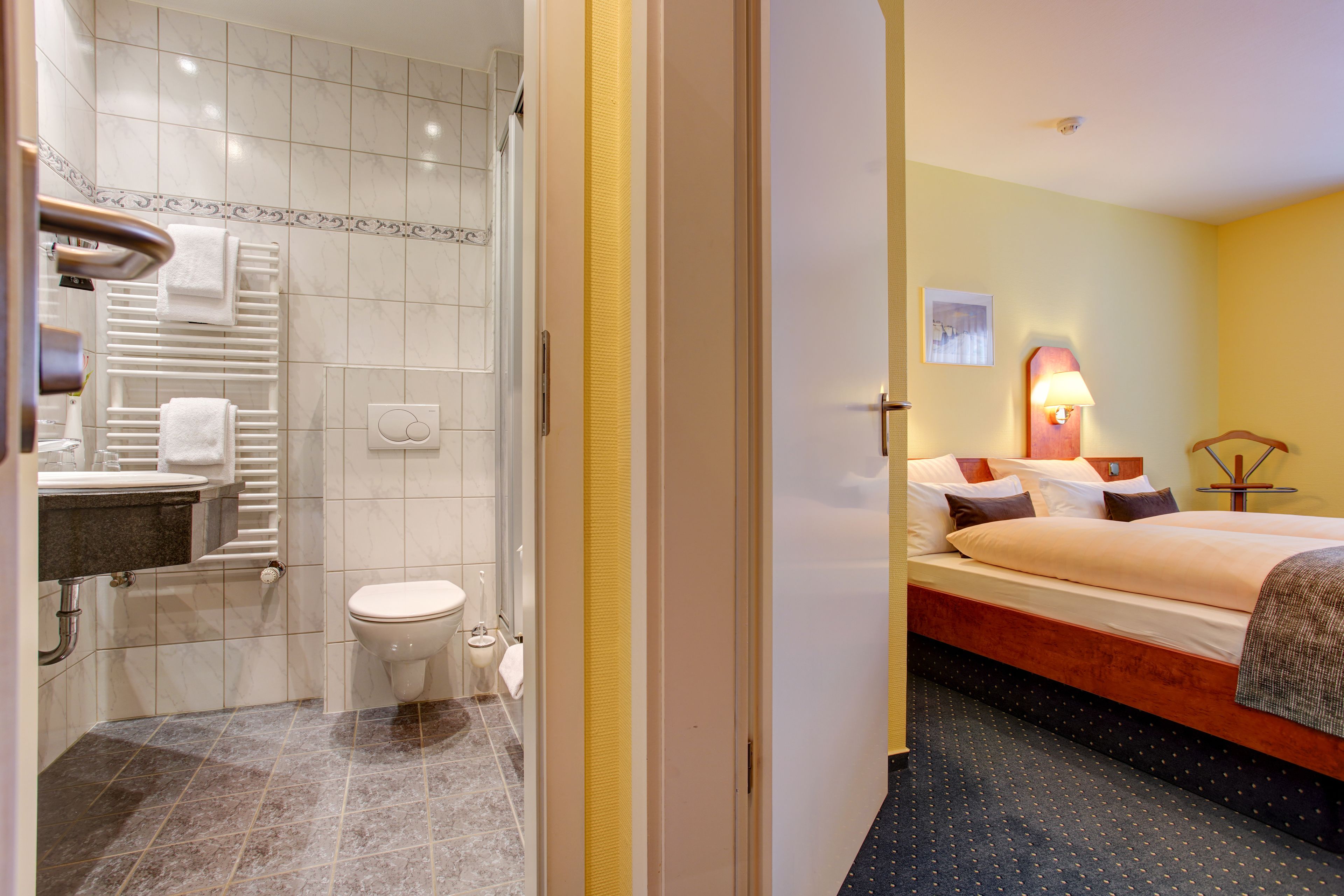 Foto - Hotel Elbinsel free parking