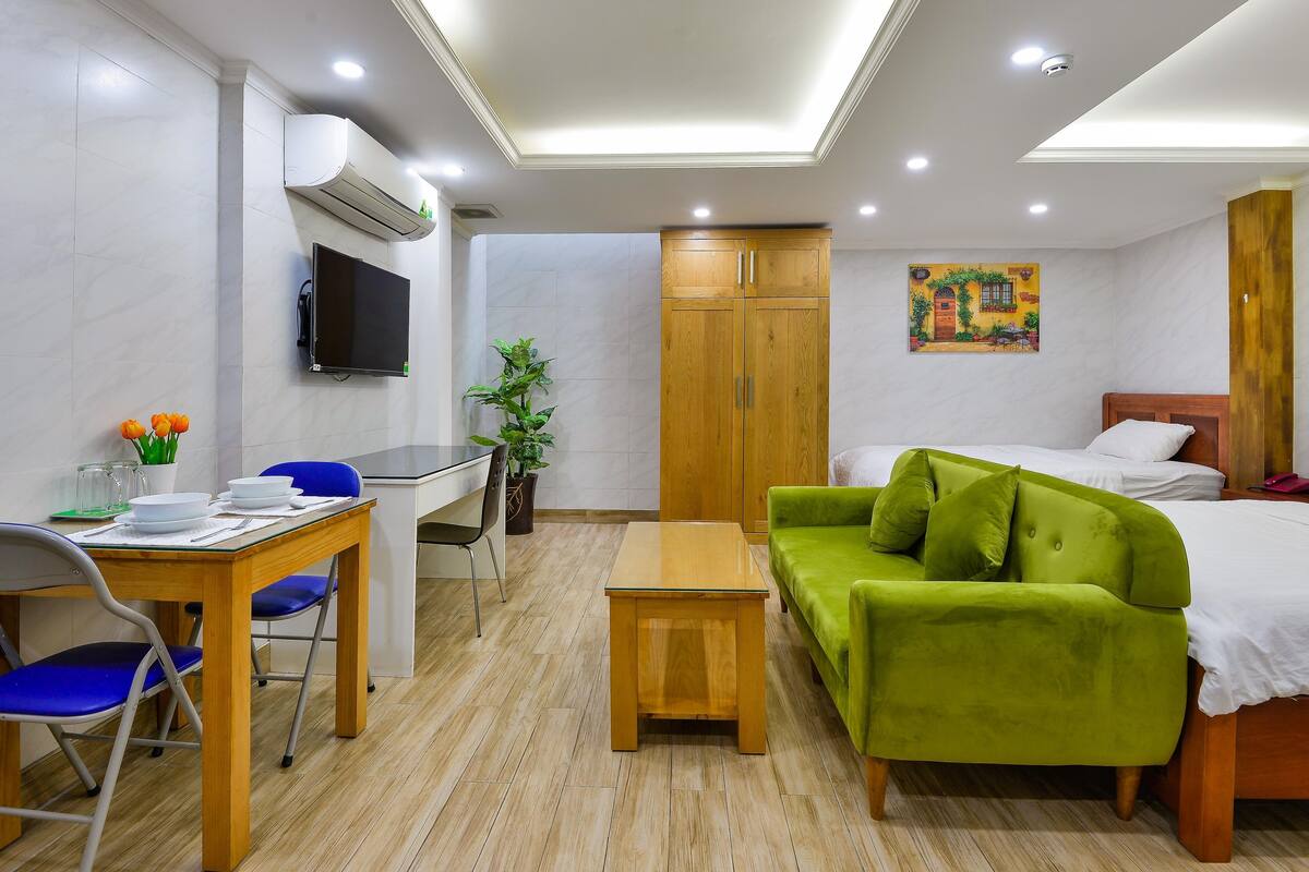 ห้องทริปเปิล, หลายเตียง (Spacious, Basement) | เครื่องนอนระดับพรีเมียม, มินิบาร์, ตู้นิรภัยในห้องพัก, โต๊ะทำงาน