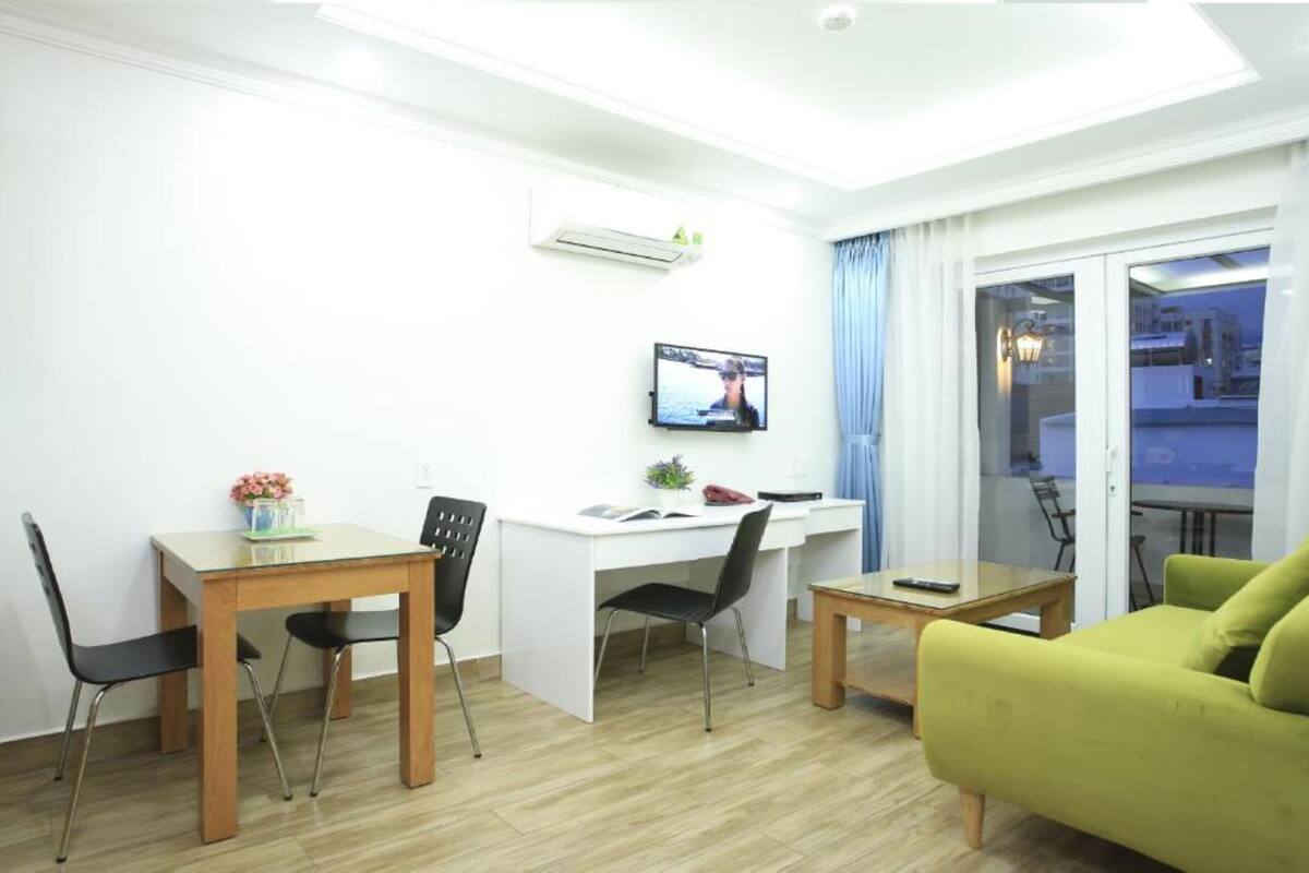 ห้องสตูดิโอสวีท, 1 ห้องนอน | เครื่องนอนระดับพรีเมียม, มินิบาร์, ตู้นิรภัยในห้องพัก, โต๊ะทำงาน