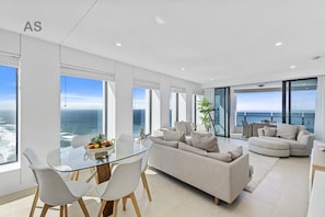 Luxury Apartment, 3 Bedrooms, 2 Bathrooms, Ocean View | Living area - Esplanade (Soul) - Apartment Stay Private (Surfers Paradise)