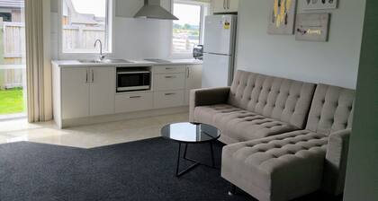 Comfy & Modern Guest House