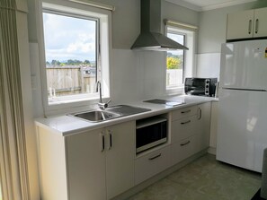 公寓, 1 間臥室 | 私人廚房 | 大型冰箱、微波爐、烤箱、爐台