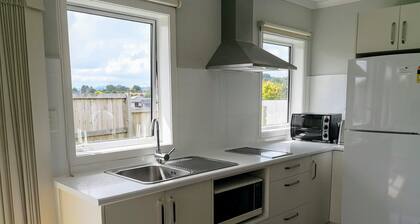 Comfy & Modern Guest House