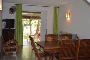 Flat-screen TV - Kenville (Cap Malheureux)