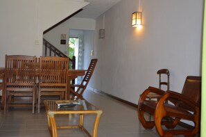 Flat-screen TV - Kenville (Cap Malheureux)