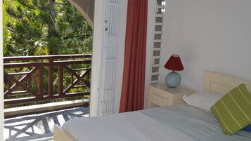 In-room safe, iron/ironing board, bed sheets