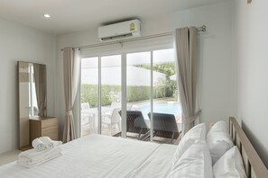 Desk, blackout curtains, free WiFi - BaanPromphun Pool Villa by BV (Pa Klok)