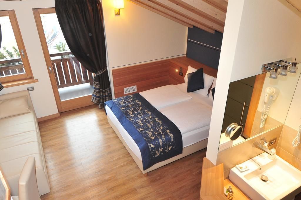 minibar, in-room safe, desk, soundproofing