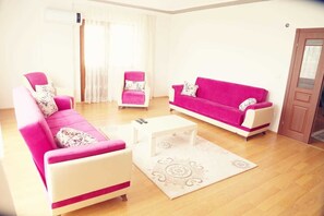 Apartment, 4 Bedrooms, Garden View | Living area | LCD TV - Kervansaray Apart (Akçaabat)