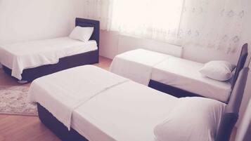 4 bedrooms, desk, soundproofing, iron/ironing board