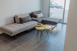 Uydu yayını kanalları bulunan 32 inç televizyon 