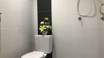 Standard Bungalow | Bathroom