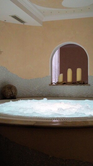 Sauna, hot tub, steam room, Turkish bath, aromatherapy, massages - Villa Anina (Renon)
